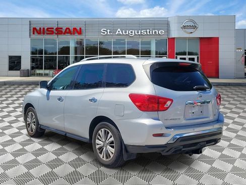 Used 2017 Nissan Pathfinder SL w/ Cargo Package FWD image 4