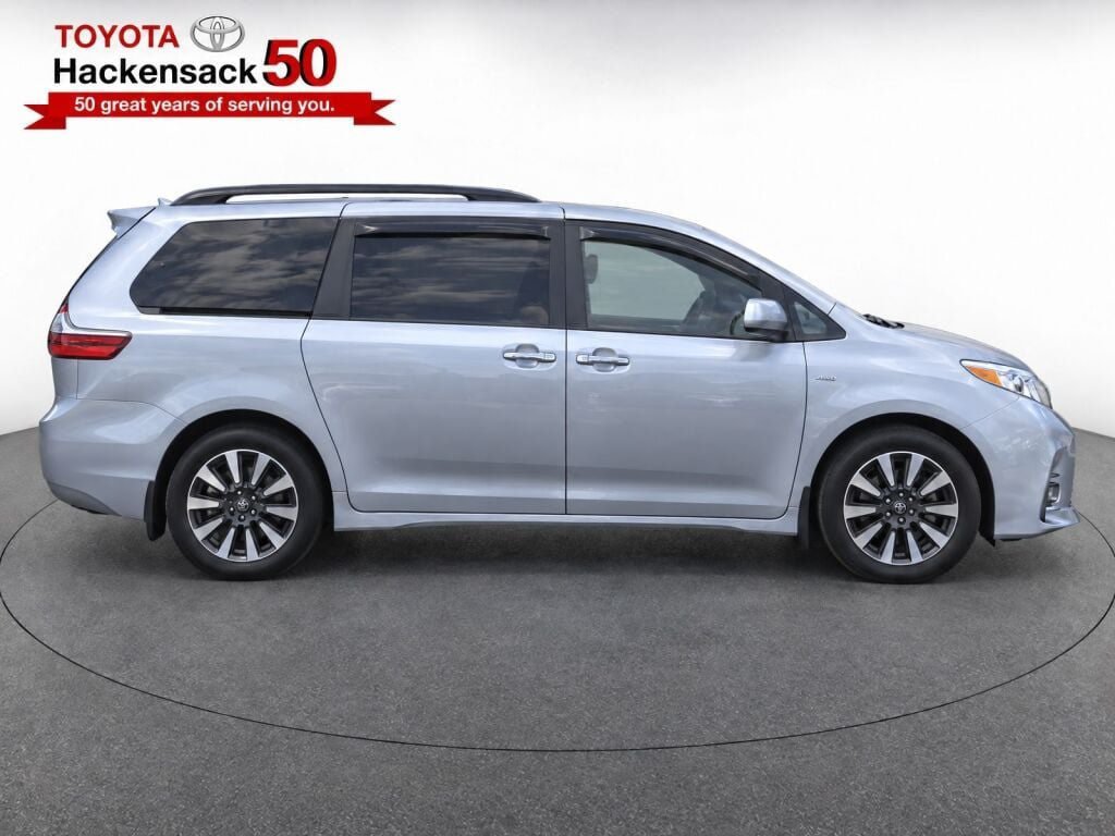 Used 2019 Toyota Sienna XLE w/ XLE Navigation Package AWD/4WD image 8