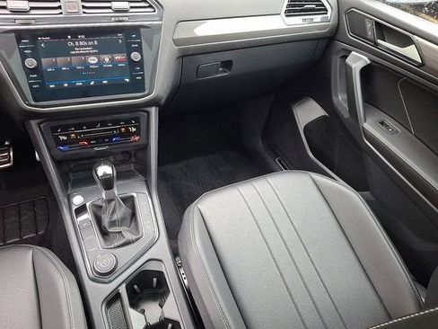 Certified 2024 Volkswagen Tiguan SE R-Line AWD/4WD image 16