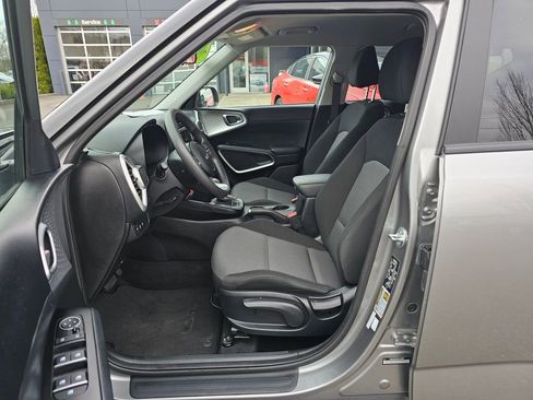 Used 2024 Kia Soul LX w/ Option Group 015 image 17