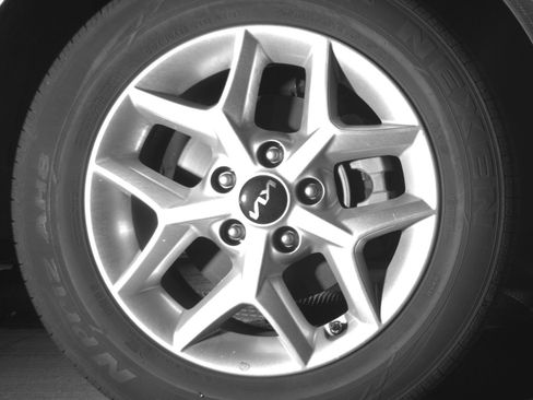 Used 2025 Kia Soul LX w/ LX Technology Package FWD image 13
