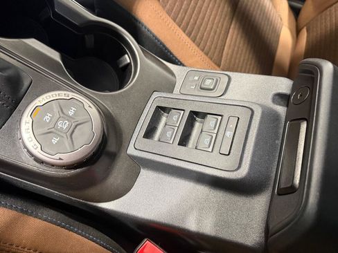 Used 2023 Ford Bronco Outer Banks AWD/4WD image 32