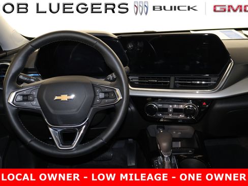 Certified 2024 Chevrolet Trax LT w/ LT Convenience Package image 12