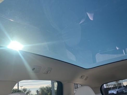 New 2025 Volvo EX90 Plus w/ Protection Package Premier image 19