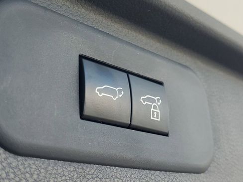 Certified 2024 Toyota Grand Highlander XLE image 9