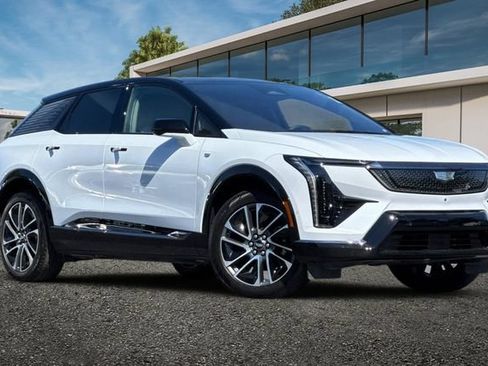New 2026 Cadillac Optiq Sport 1 w/ LPO, Floor Liner Package AWD/4WD image 2