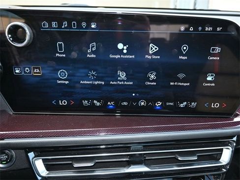 Used 2024 Chevrolet Traverse RS w/ LPO, Floor Liner Package image 10