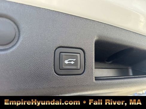 Used 2024 Chevrolet Equinox LT image 8