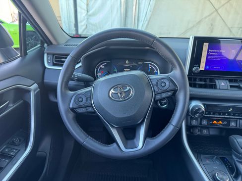 Used 2024 Toyota RAV4 XLE image 9