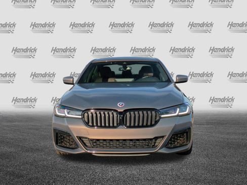 Used 2023 BMW M550i xDrive w/ Dynamic Handling Package image 3