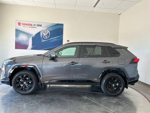 Used 2023 Toyota RAV4 SE w/ Convenience Package AWD/4WD image 3