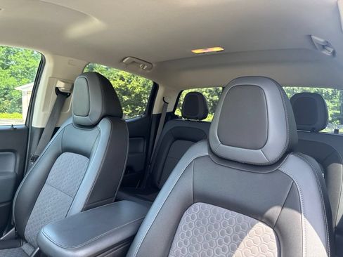 Used 2020 Chevrolet Colorado Z71 AWD/4WD image 16