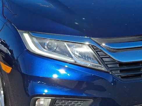 Used 2019 Honda Odyssey EX image 9