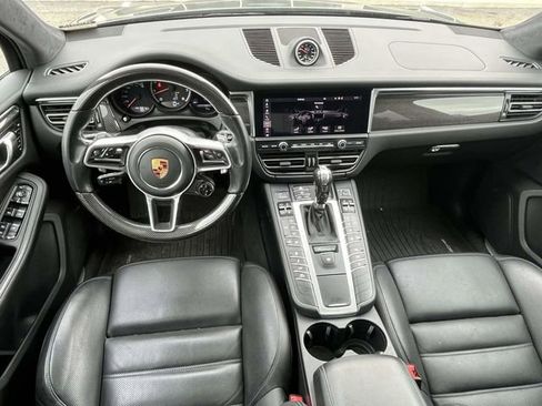 Used 2020 Porsche Macan Turbo image 10