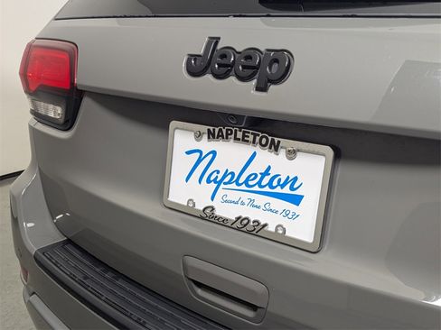 Used 2021 Jeep Grand Cherokee Laredo X image 8