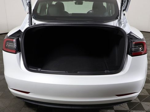 Used 2023 Tesla Model 3 Standard Range image 16