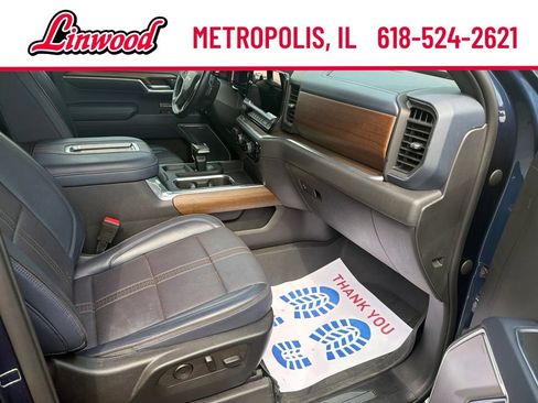 Used 2022 Chevrolet Silverado 1500 High Country w/ High Country Premium Package AWD/4WD image 13