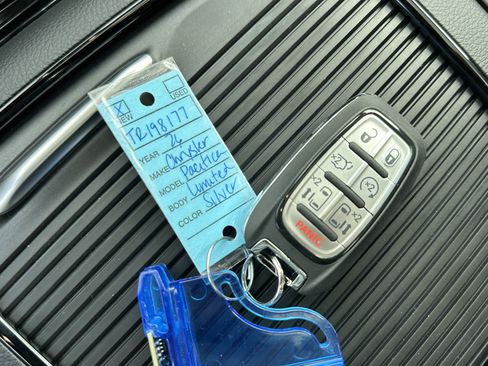 New 2026 Chrysler Pacifica Limited w/ Uconnect Theater Family Group image 3