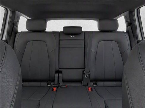 Used 2026 Mercedes-Benz GLB 250 image 27