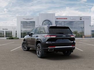 New 2025 Jeep Grand Cherokee Overland w/ Trailer Tow Package AWD/4WD video 3