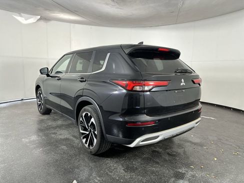 Used 2022 Mitsubishi Outlander SE image 9