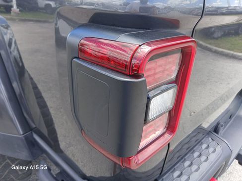 Used 2021 Jeep Gladiator Rubicon w/ Safety Group AWD/4WD image 11
