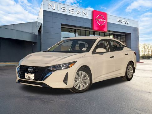 Used 2025 Nissan Sentra S image 1