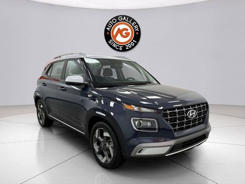 Used 2025 Hyundai Venue Limited FWD image 1