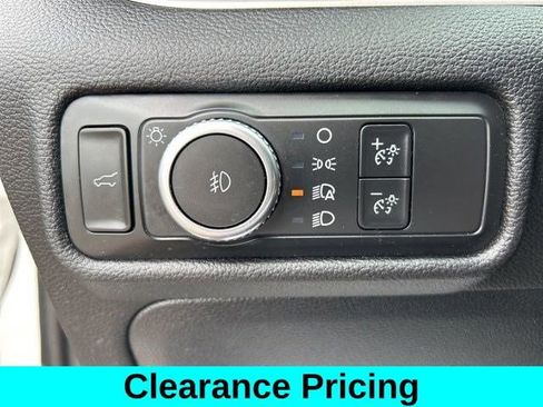 Used 2021 Ford Explorer XLT image 19