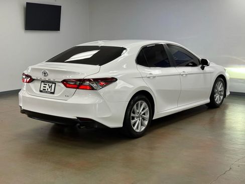 Used 2022 Toyota Camry LE image 7