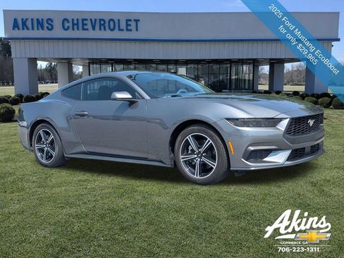 Used 2025 Ford Mustang Coupe RWD image 2