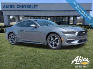 Used 2025 Ford Mustang Coupe RWD video 2