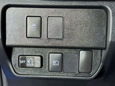 Used 2021 Toyota Tacoma SR5 w/ Blackout Package (TMS) image 14