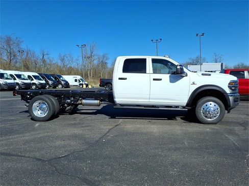 New 2026 RAM 5500 Tradesman image 8