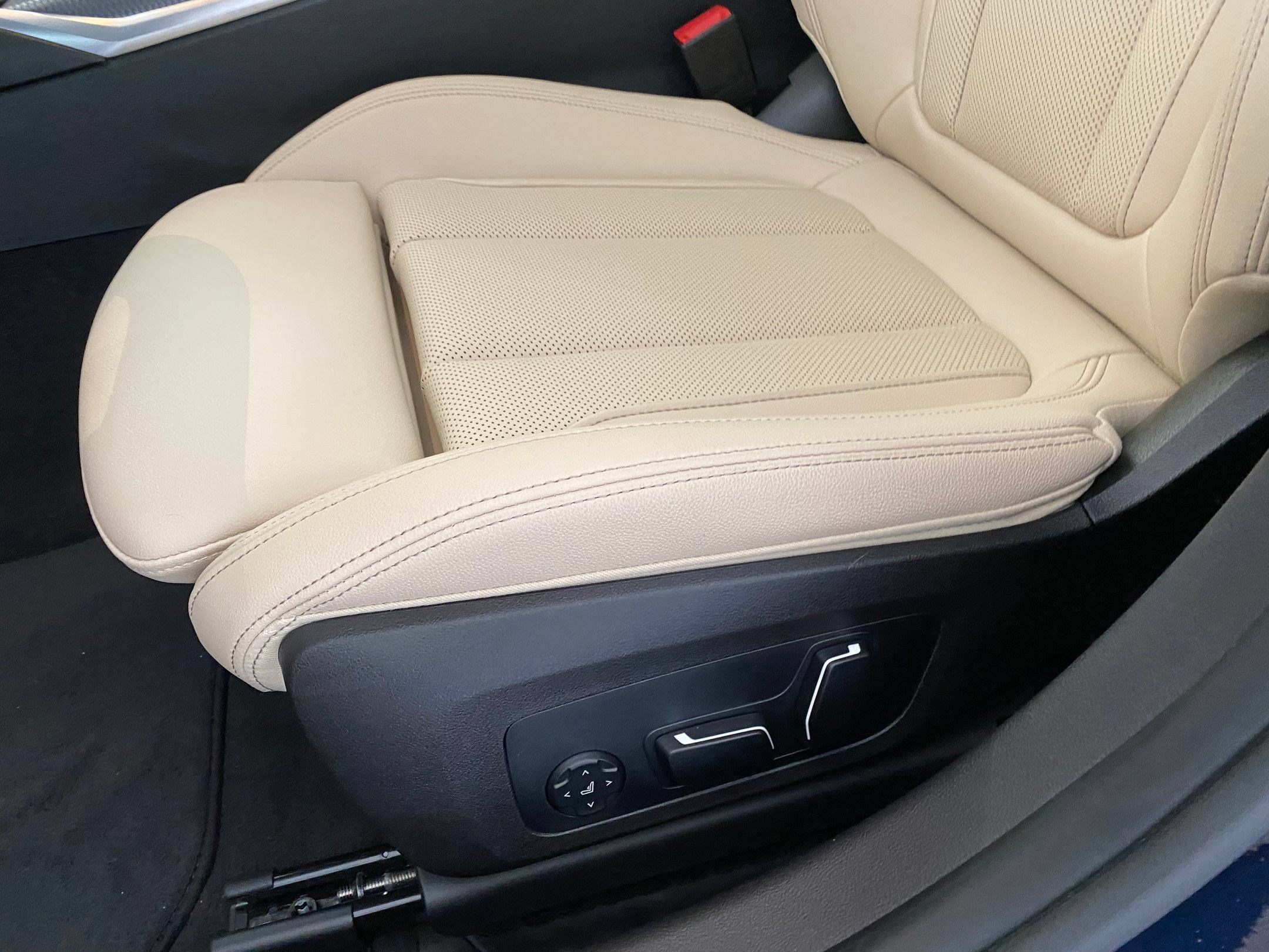 Used 2026 BMW 330i xDrive Sedan w/ M Sport Package AWD/4WD image 13
