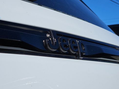 New 2025 Jeep Grand Cherokee Limited image 5