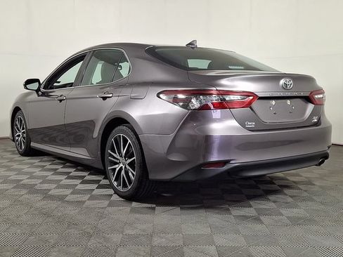 Used 2021 Toyota Camry XLE AWD/4WD image 7