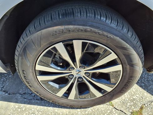 Certified 2025 Volvo XC60 B5 Core AWD/4WD image 4