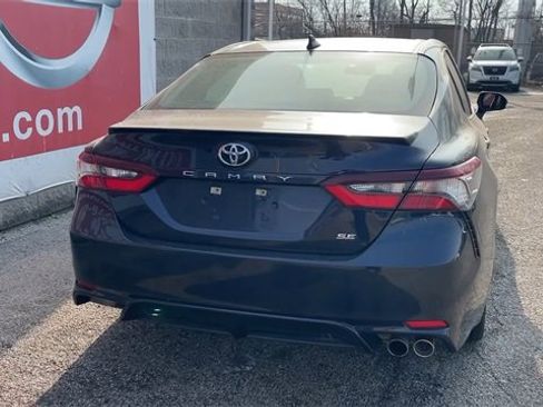 Used 2021 Toyota Camry SE image 5