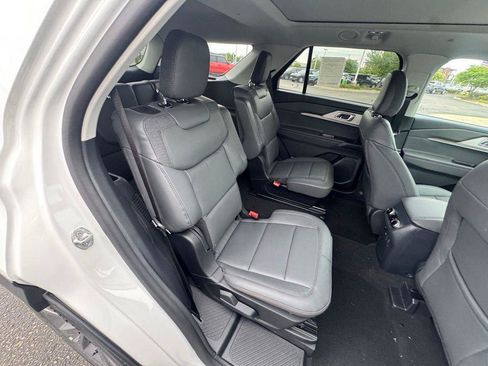 New 2026 Ford Explorer Active w/ Active Comfort Package AWD/4WD image 14