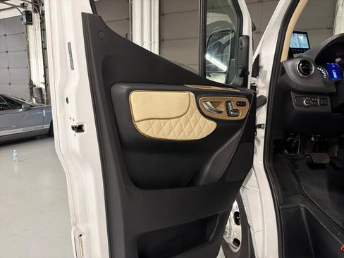 Used 2024 Mercedes-Benz Sprinter 3500 image 13