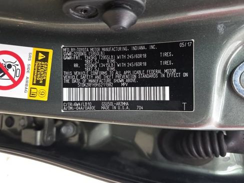 Used 2017 Toyota Highlander XLE FWD image 33