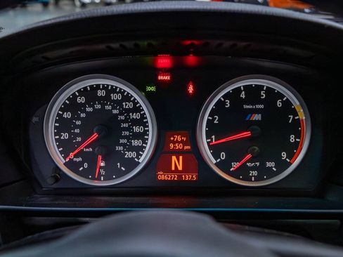 Used 2006 BMW M5 RWD image 11