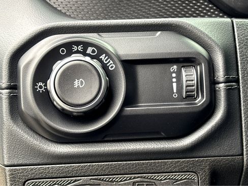 Used 2024 Jeep Wrangler Unlimited Rubicon image 12