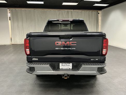 Used 2024 GMC Sierra 1500 SLE w/ Preferred Package AWD/4WD image 4