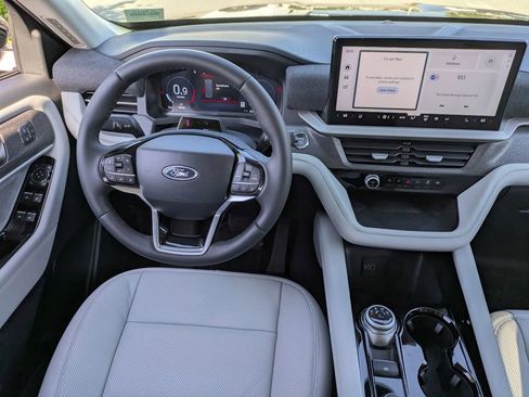 New 2026 Ford Explorer Platinum image 20