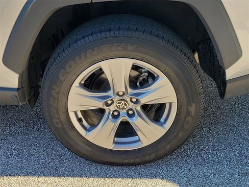 Used 2023 Toyota RAV4 XLE image 5