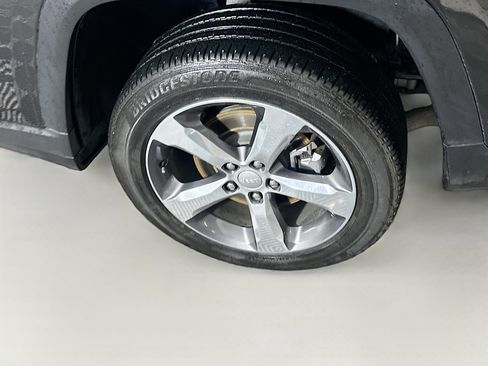 Used 2021 Jeep Grand Cherokee L Limited image 11