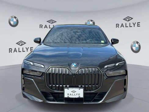 Certified 2025 BMW i7 eDrive50 w/ M Sport Package RWD image 2