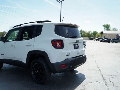 Used 2021 Jeep Renegade Latitude AWD/4WD image 14
